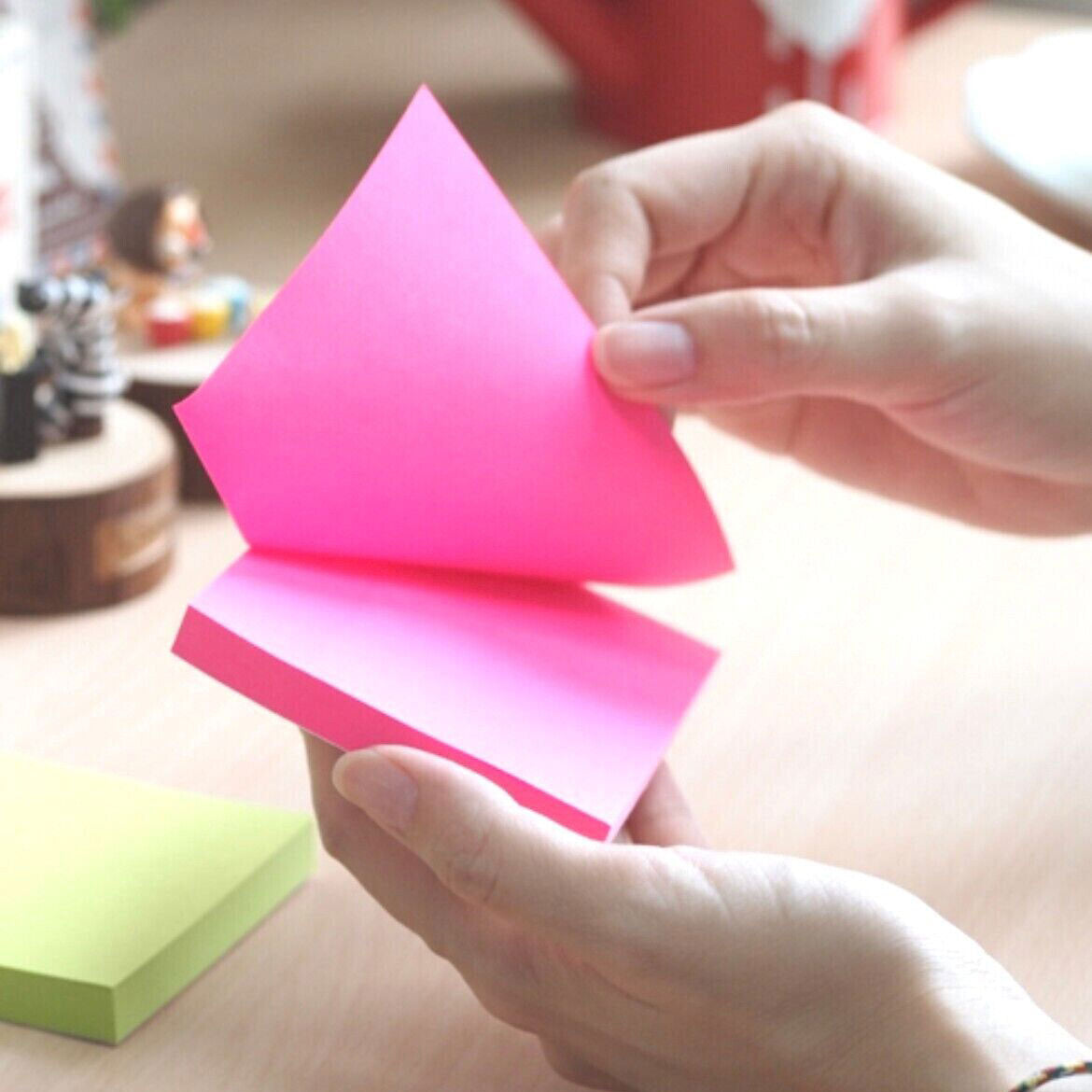 Sticky Notes Neon Pack of Three 76x127 mm